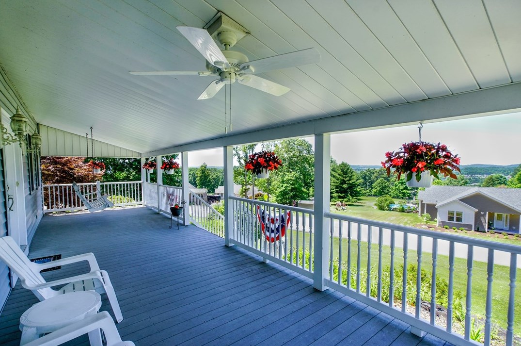 101 Greenbrier Dr, Fairchance, PA 15436