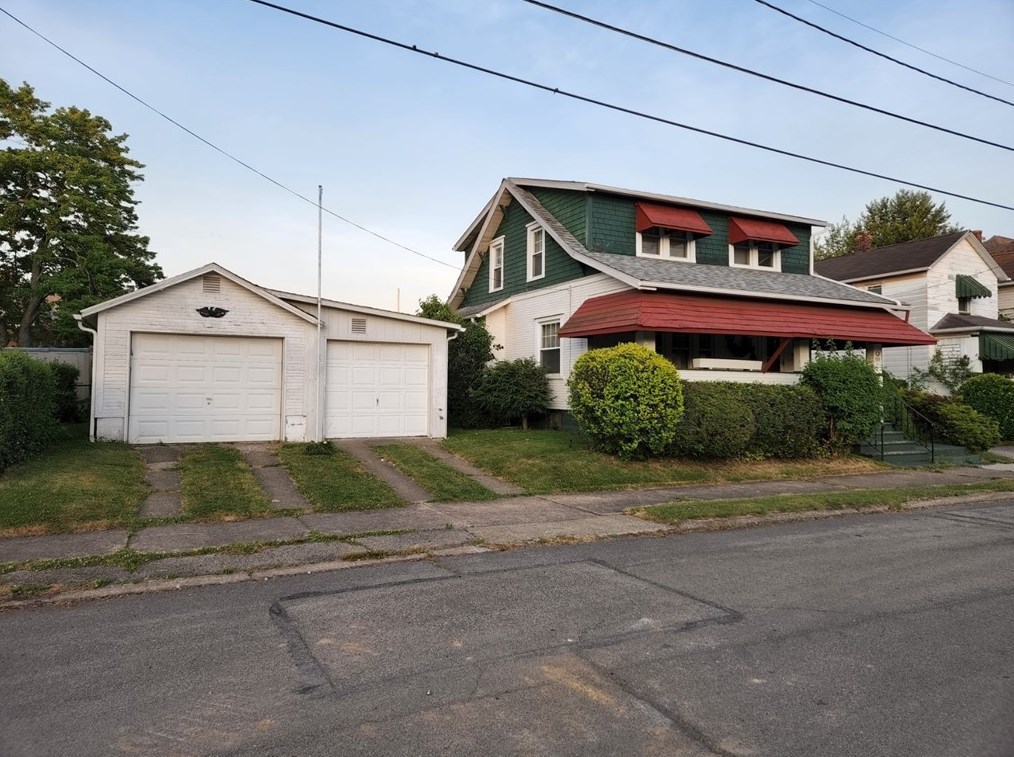 315 3rd St, Ellwood City, PA 16117
