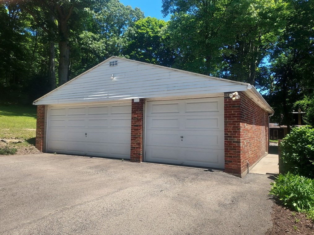 217 Bradford Rd, Bradfordwoods, PA 15015