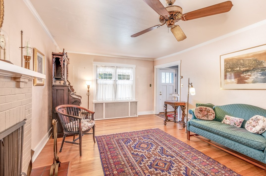 1089 Harding St, Bridgeville, PA 15017