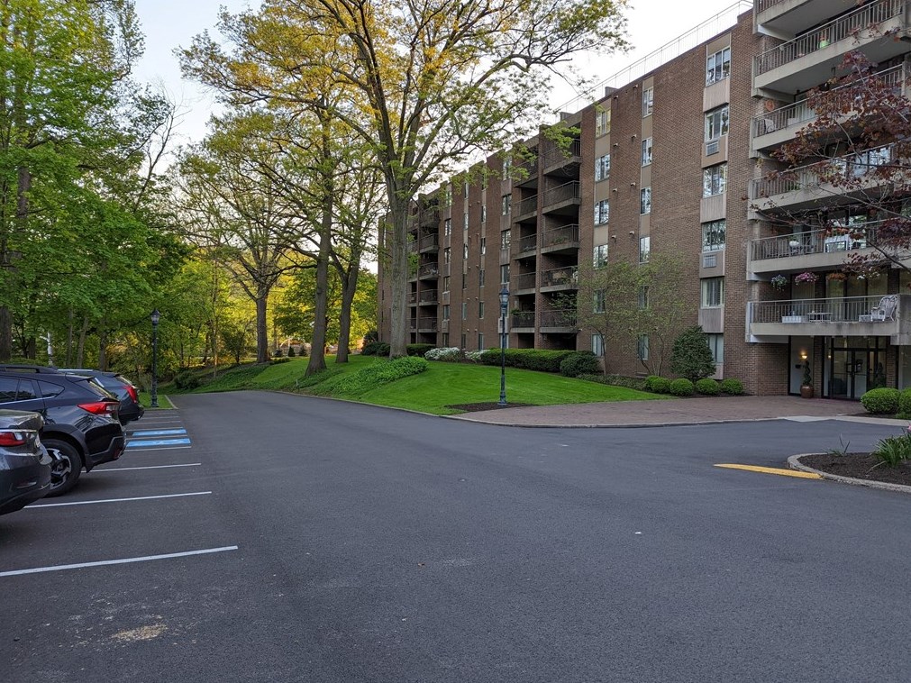 201 Grant St Apt 312, Sewickley, PA 15143