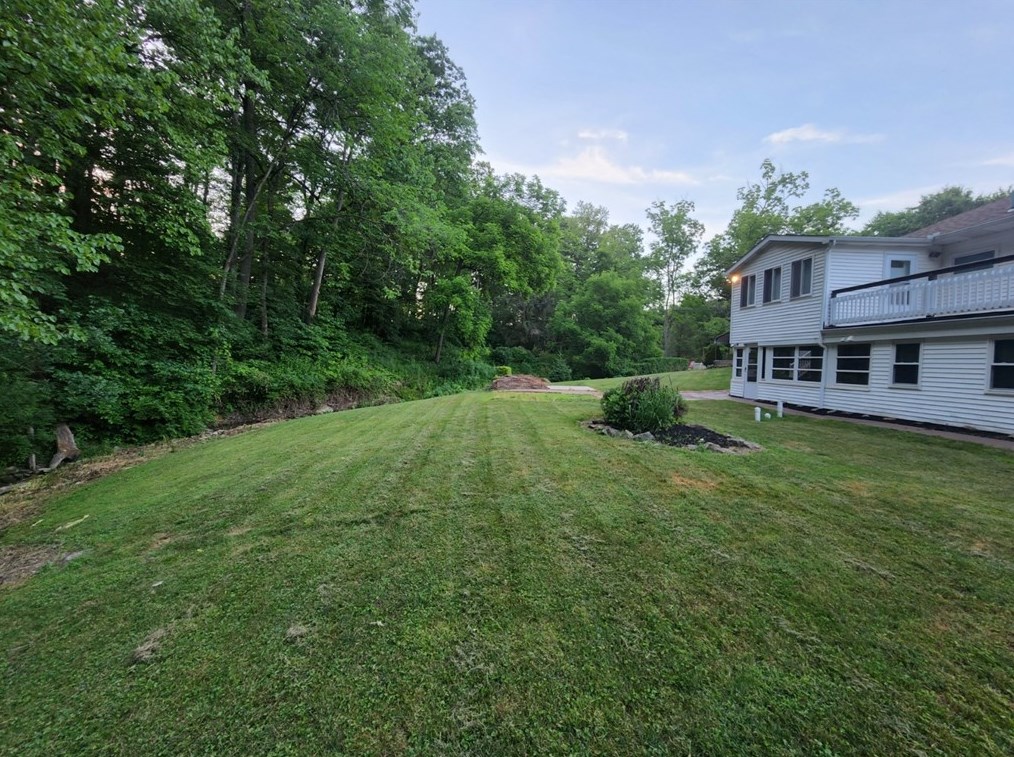 1013 Squaw Run Rd, Ellwood City PA  16117-6965 exterior