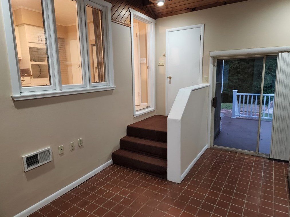 1013 Squaw Run Rd, Ellwood City PA  16117-6965 exterior