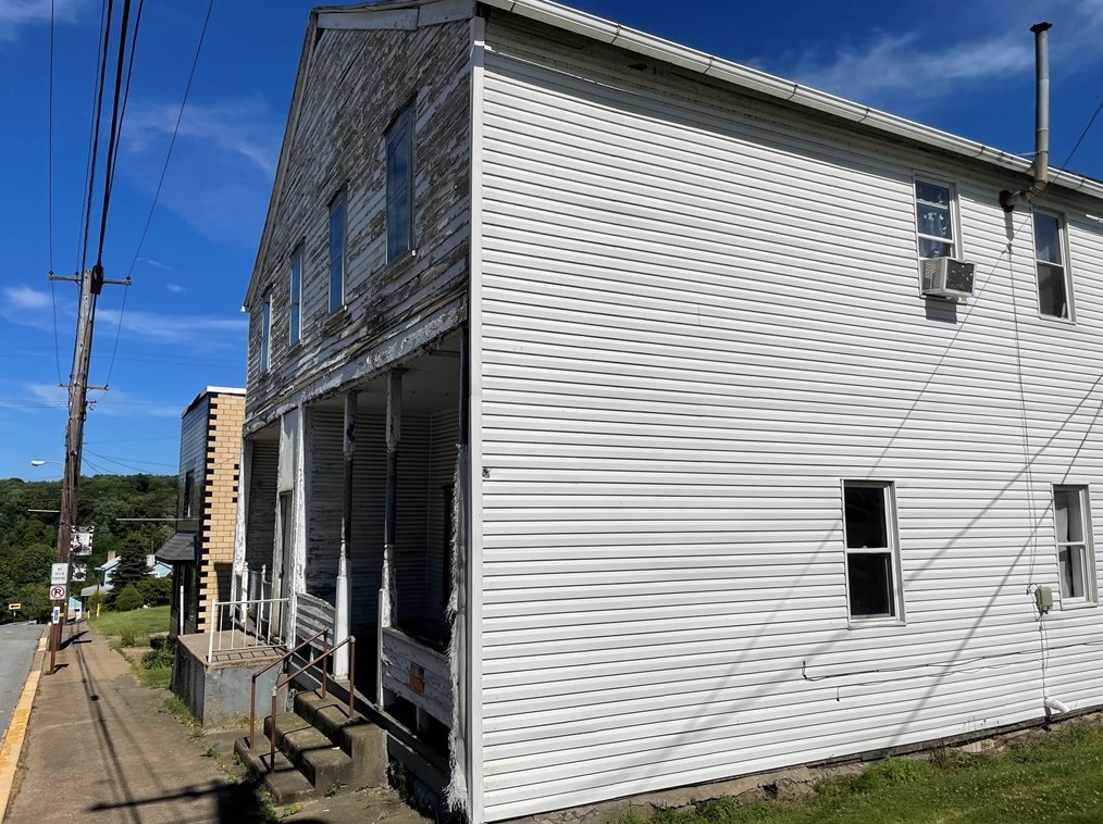 103 Wayne Ave, Parker, PA 16049-7235