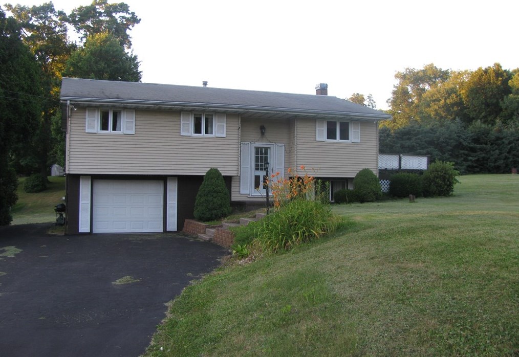 939 Herman Rd, Butler, PA 16002