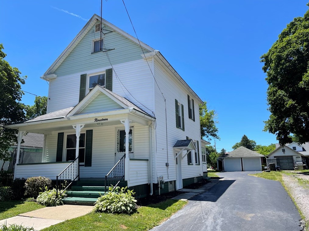 19 Walnut St, Bessemer, PA 16112