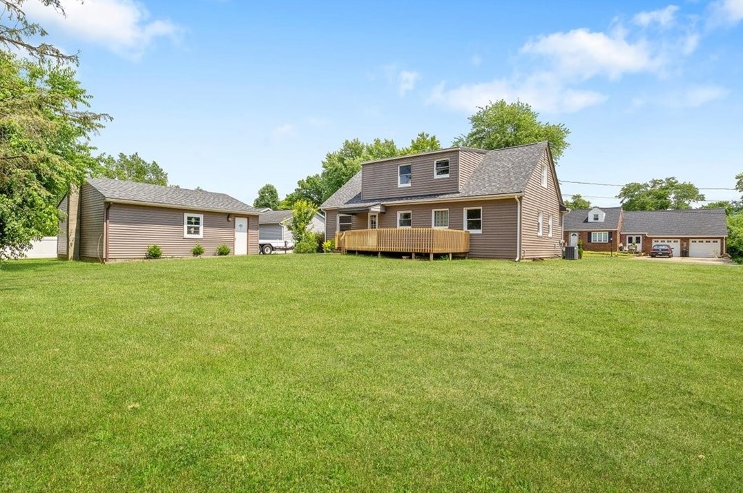 506 Lyndhurst Ave, Ellwood City, PA 16117-2636