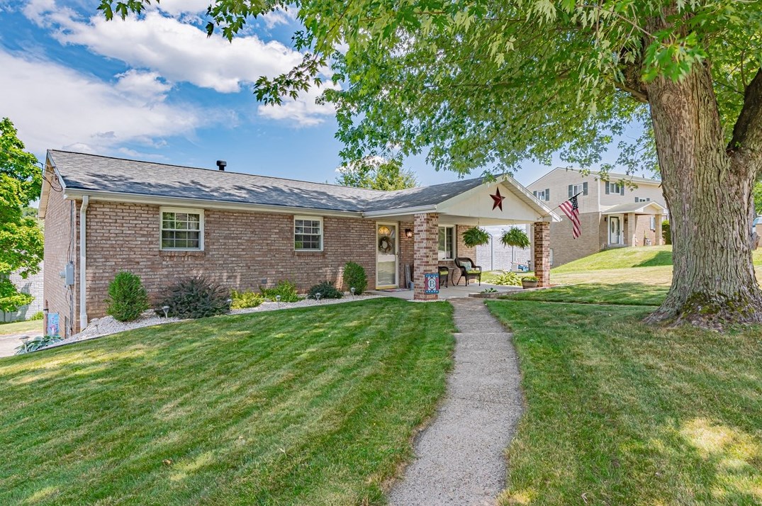 4105 Burnsire Dr, North Huntingdon, PA 15642-7511