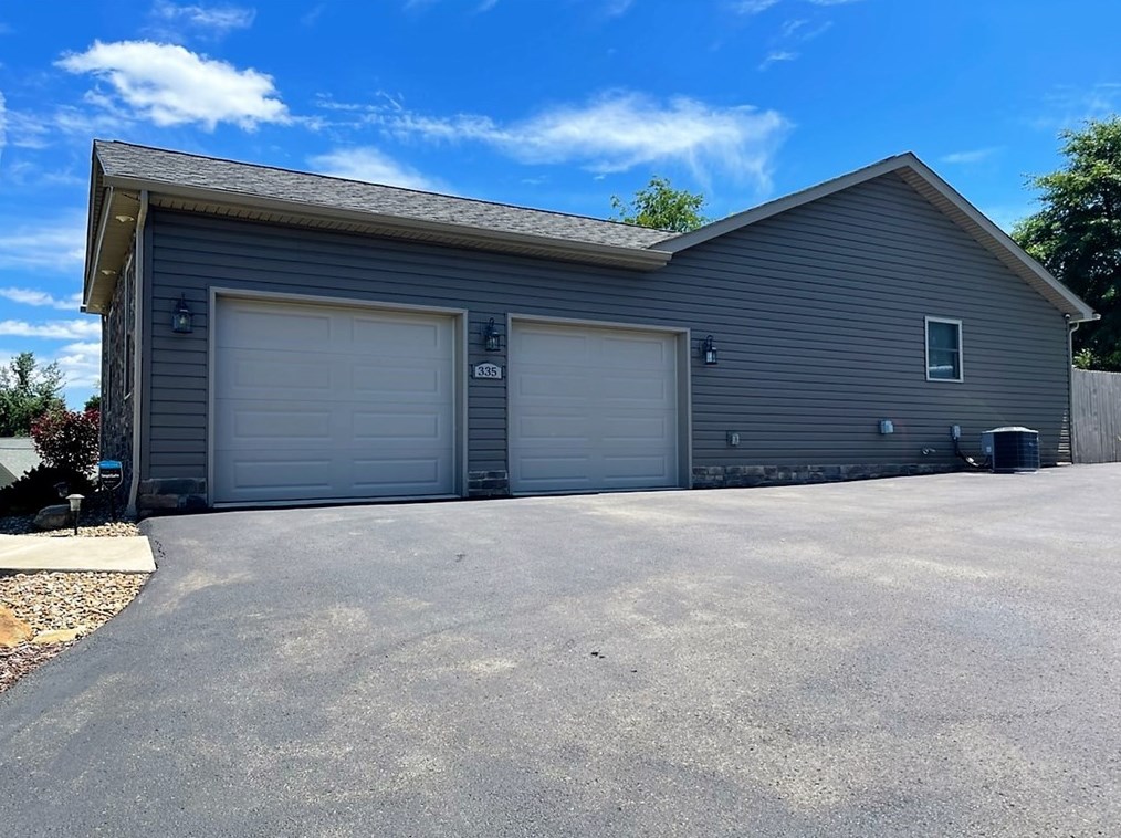 335 Blackhawk Rd, Beaver Falls, PA 15010