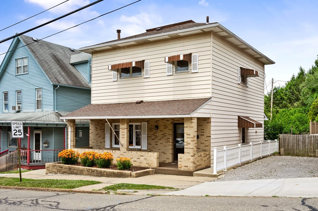 317 High St, Freeport, PA 16229