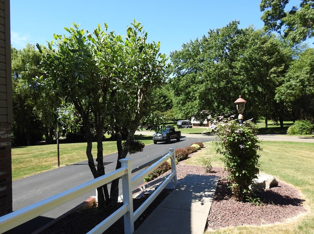 1248 Lakevue Dr, Butler, PA 16002