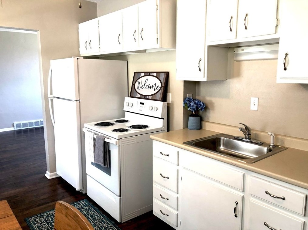 13 Belgium Hill Rd, Cecil, PA 15321