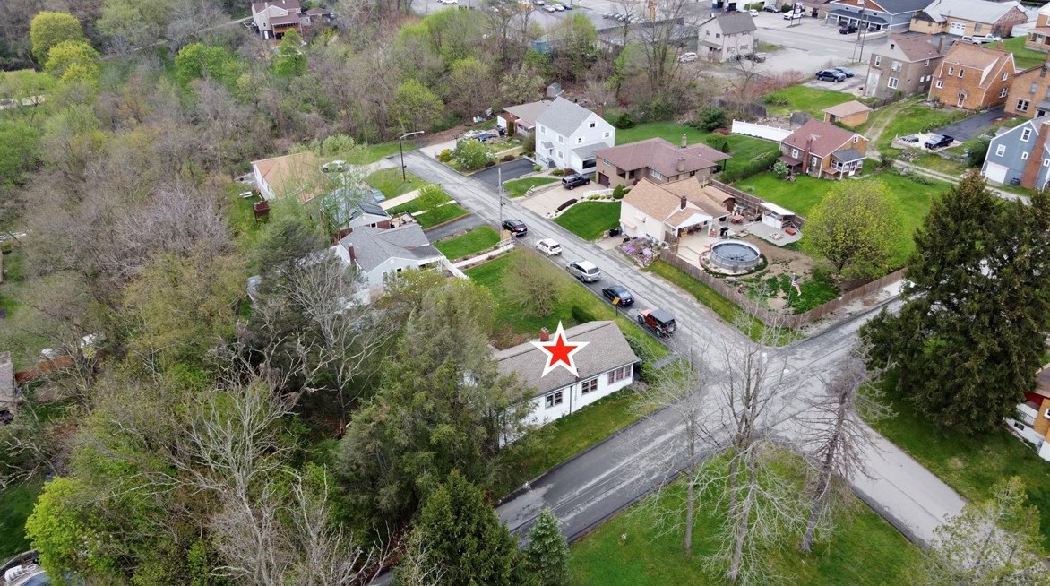 1216 Center Ave, North Versailles, PA 15137-2114