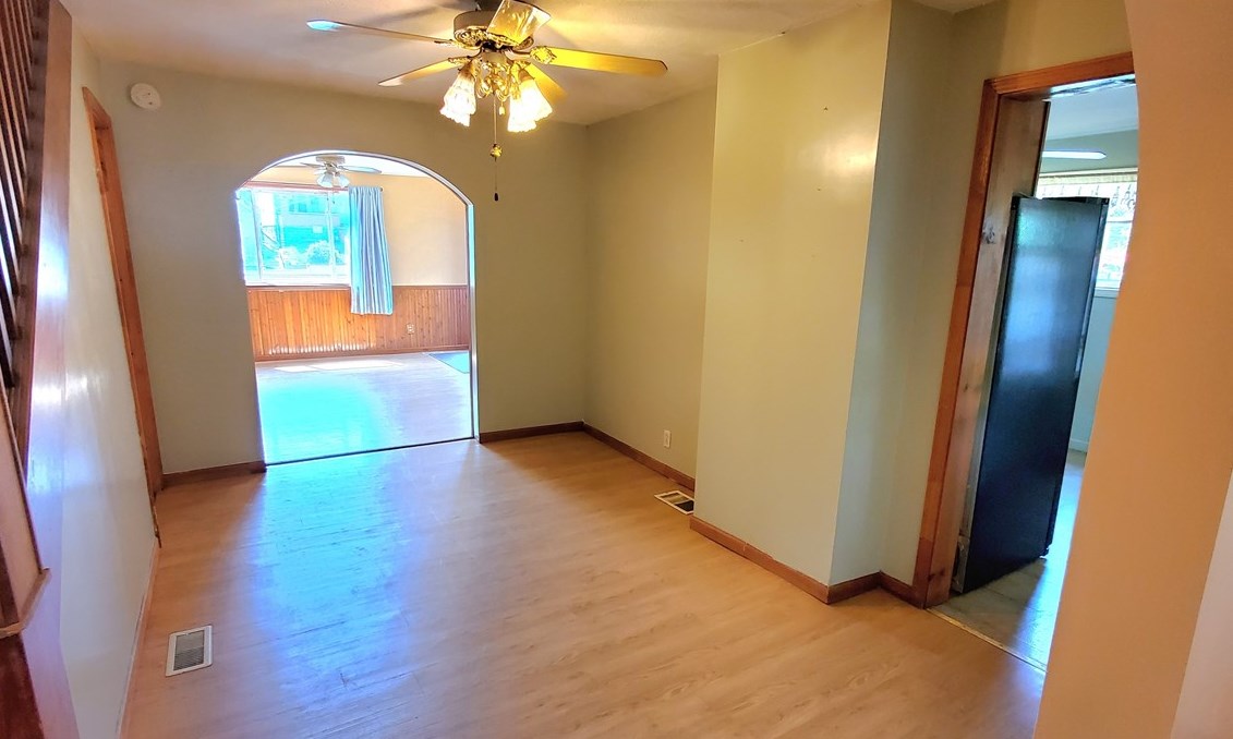907 Vermont Ave, Glassport, PA 15045