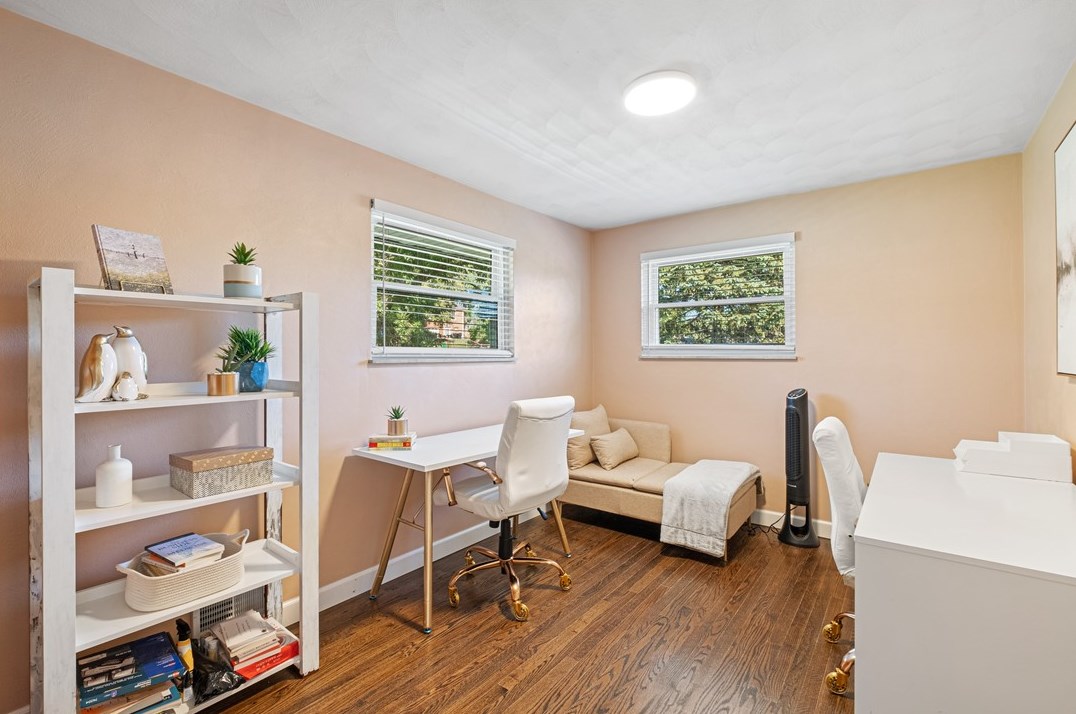 2473 Summit St, Bethel Park PA  15102-2074 exterior