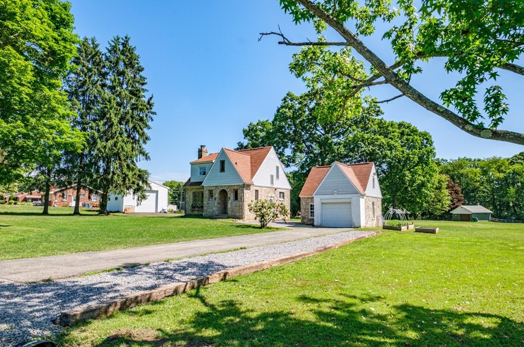 225 Bear Creek Rd, Sarver, PA 16055-9275