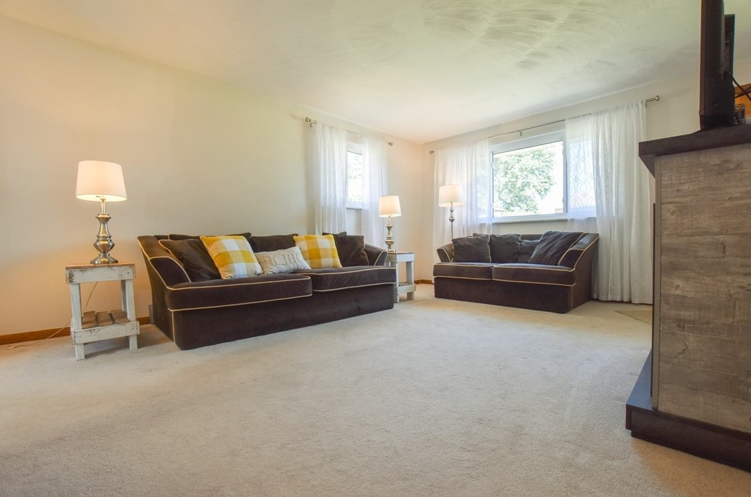 22 Ridge Dr, Cheswick, PA 15024