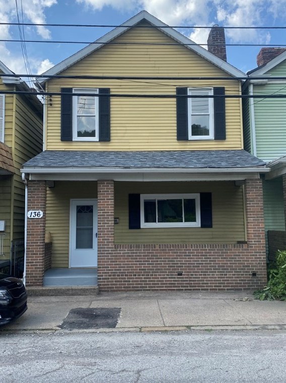 136 Watkins Ave, Wall, PA 15148