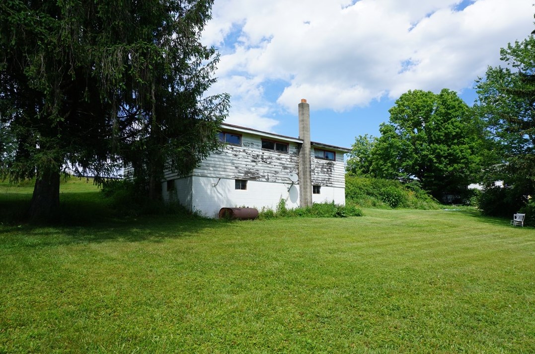 3862 State Route 31, Donegal, PA 15628