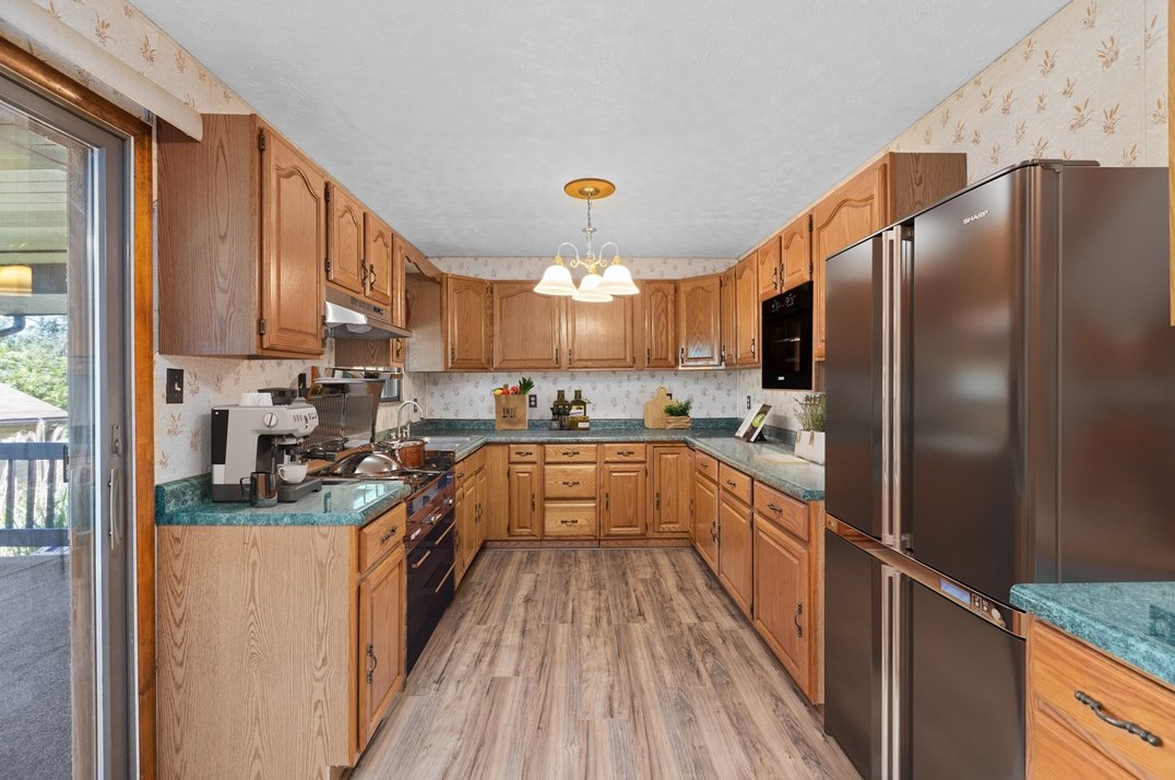 35 Homestead Dr, Rea, PA 15312-2366