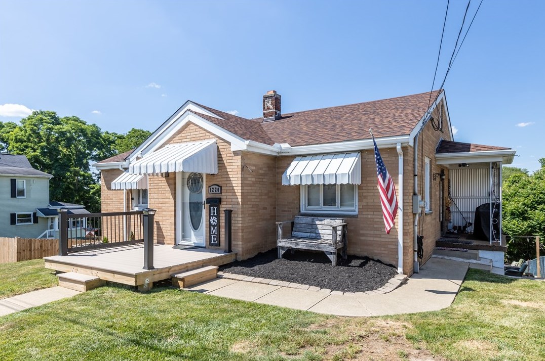 1220 Sycamore St, Washington, PA 15301-1858
