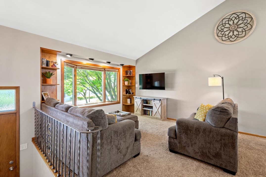 6308 Irishtown Rd, Bethel Park, PA 15102-2208