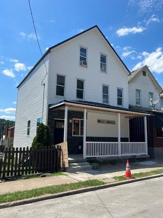830 Ohio Ave, Glassport, PA 15045
