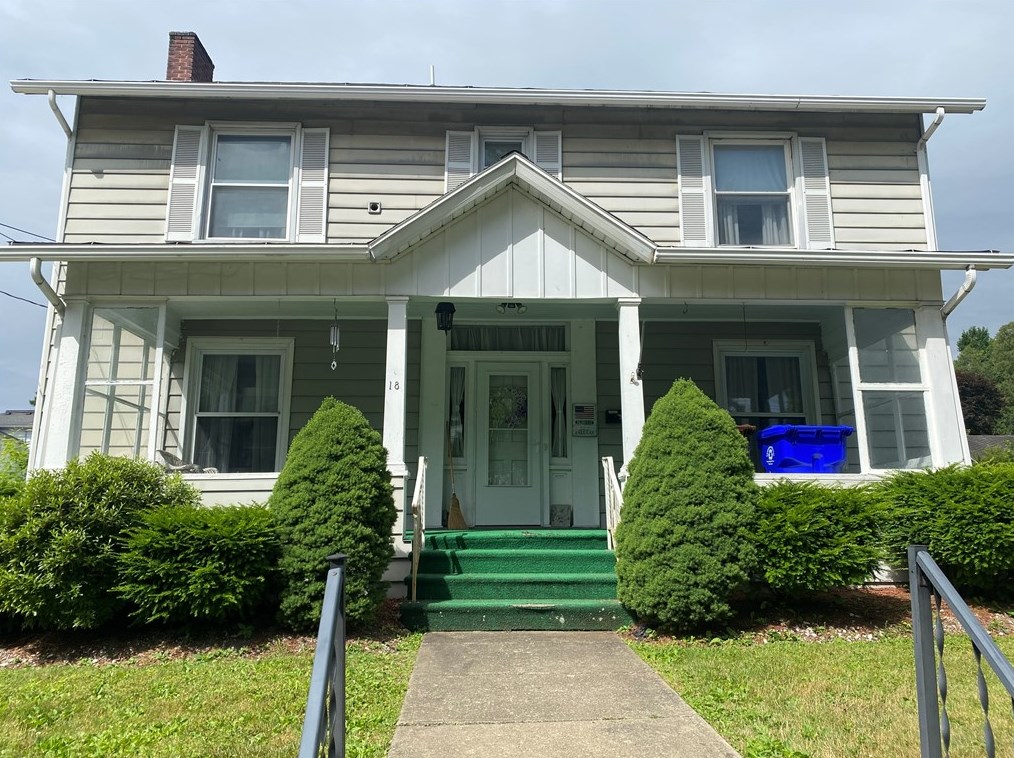 18 N High St, Greenville, PA 16125