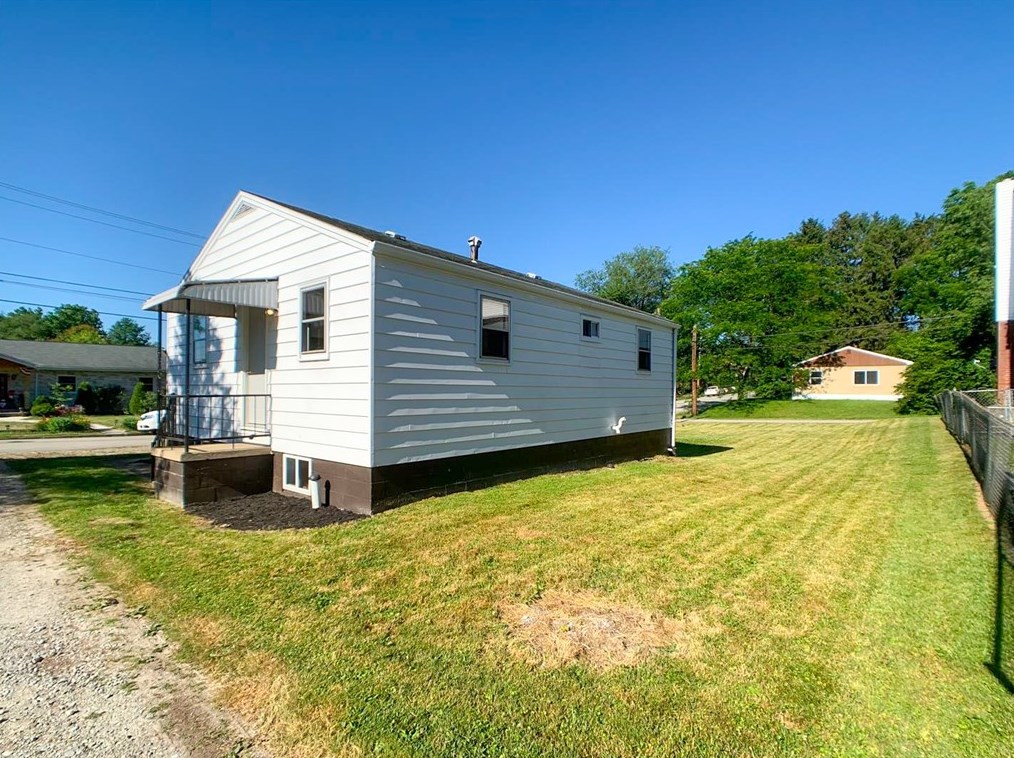 1010 Chestnut St, Latrobe, PA 15650