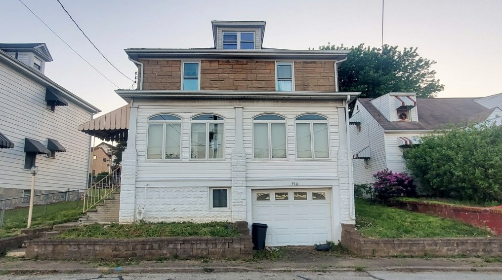 39 Cherry Ave, Mount Pleasant, PA 15666