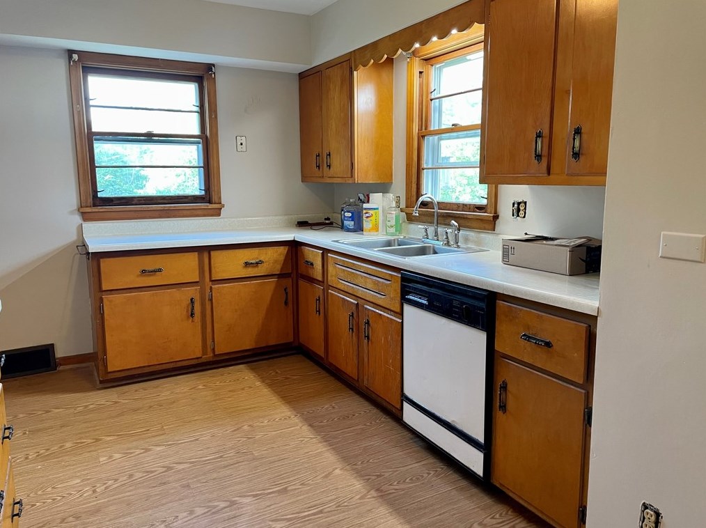 130 Wild Cherry Rd, New Castle, PA 16105