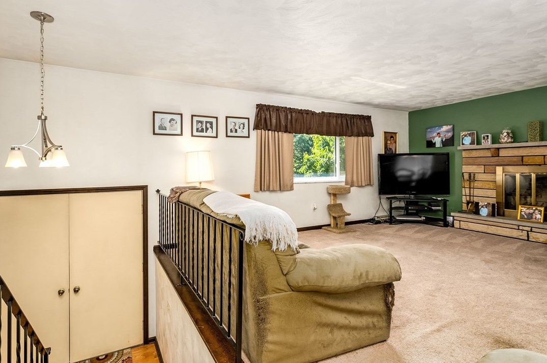 121 Edgewood Dr, Sarver, PA 16055