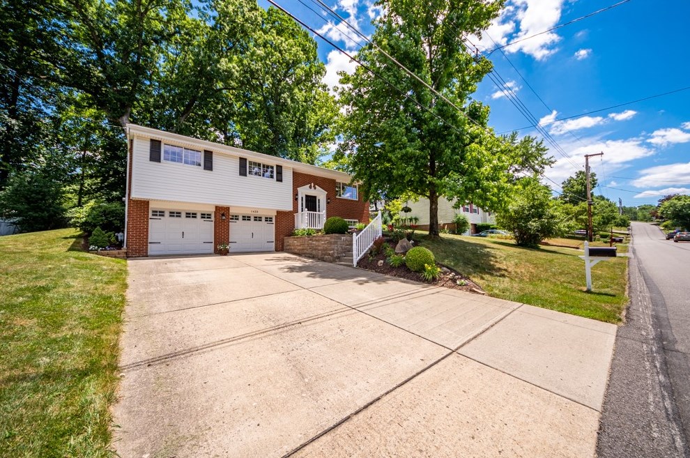 1433 Balsam Dr, Allison Park, PA 15101-3929