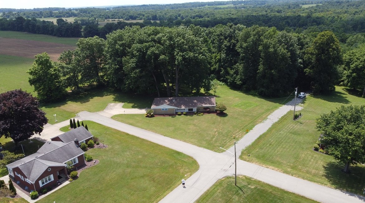 908 Wood St, Bessemer, PA 16112