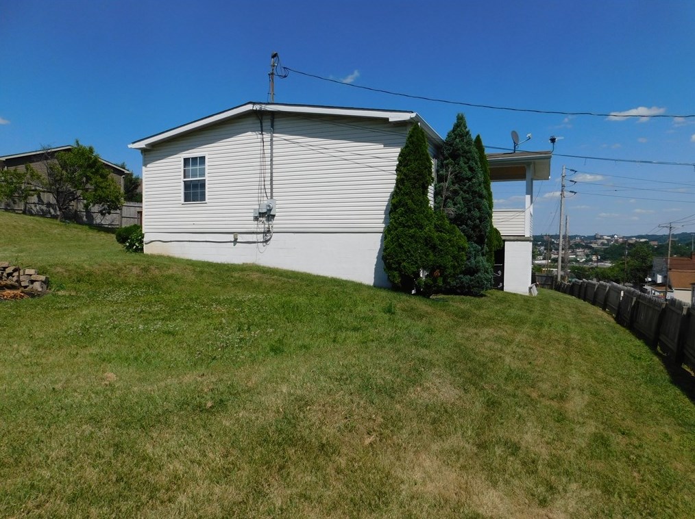 527 Wylie Ave, Washington PA 15301-2200 exterior