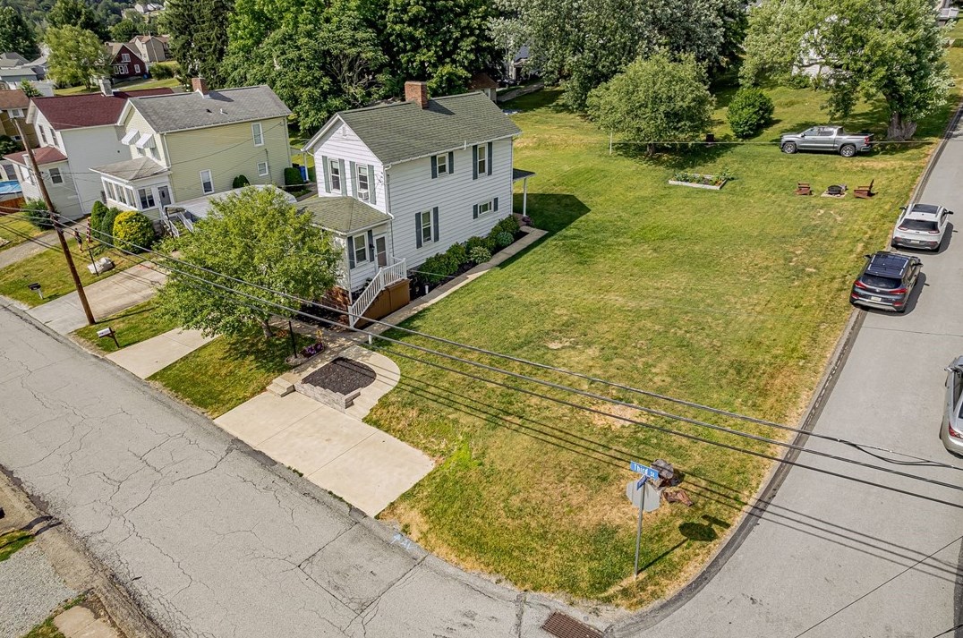 1261 3rd St, Westmoreland City, PA 15692-3504