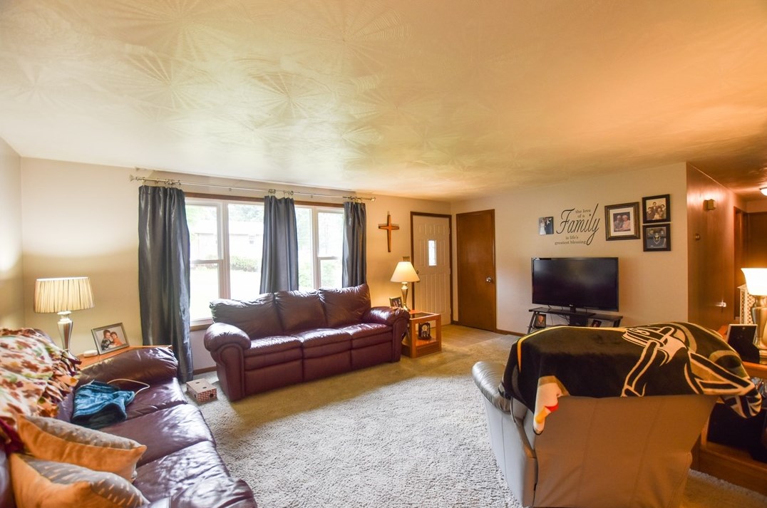 126 Morningside Dr, Butler, PA 16002-3516
