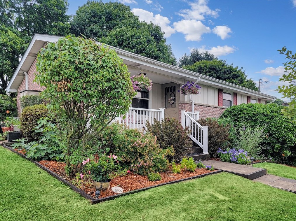 337 Jenny Lynn Dr, Moon Twp, PA 15108-3207