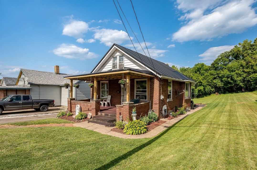 224 Vine St, New Castle, PA 16101-2665
