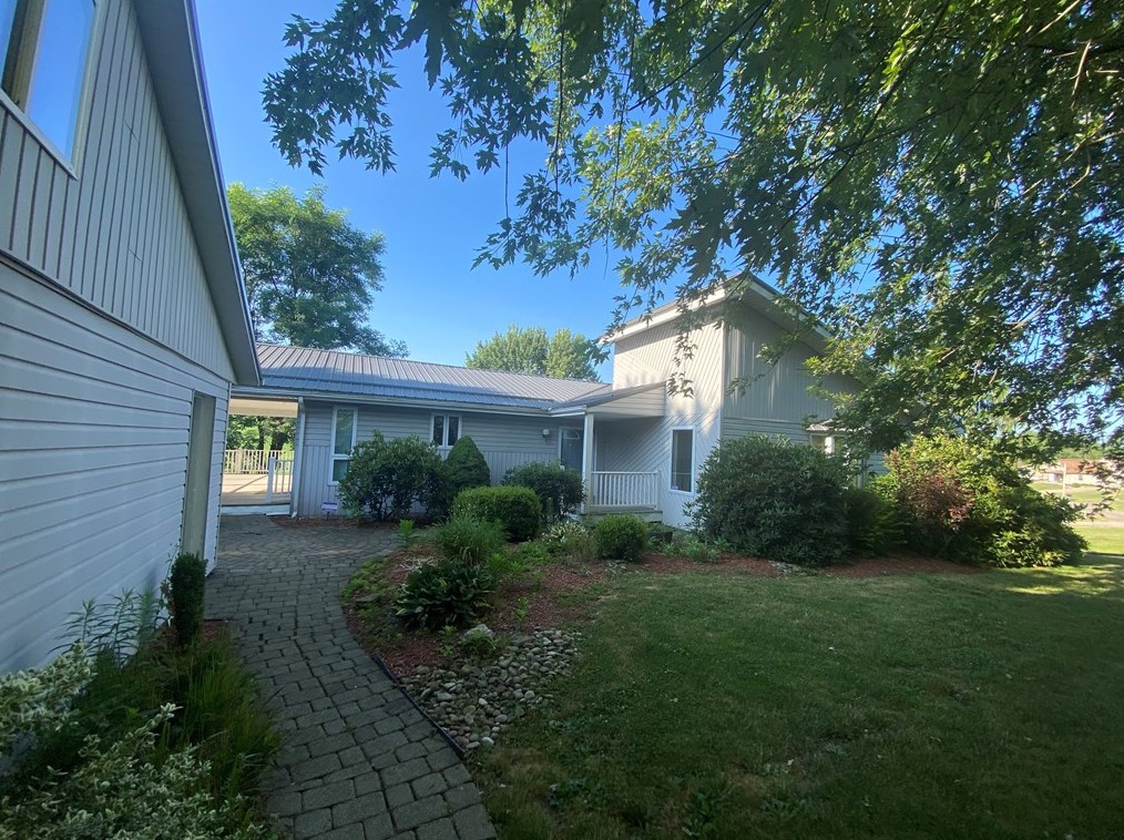571 N Cherry St West, Craigsville, PA 16262