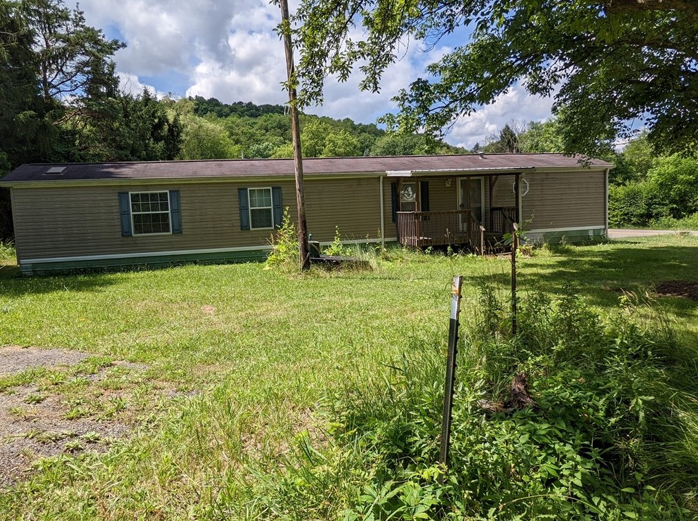 401 Keck Rd, Butler, PA 16002-1051