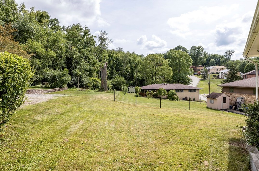 192 Verona Dr, Washington PA 15301-2749 exterior