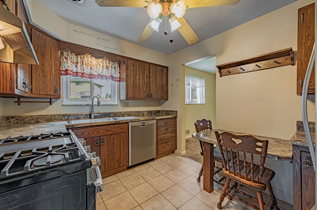 1006 Lynda Ln, North Versailles PA  15137-1607 exterior