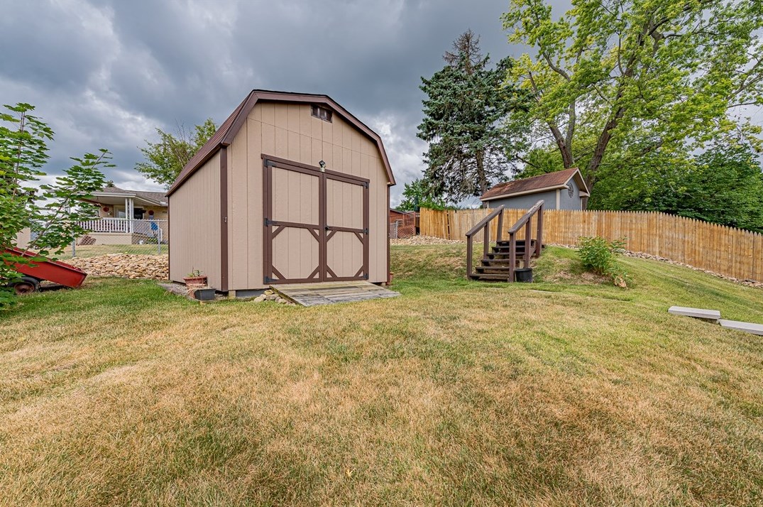 1006 Lynda Ln, North Versailles PA  15137-1607 exterior