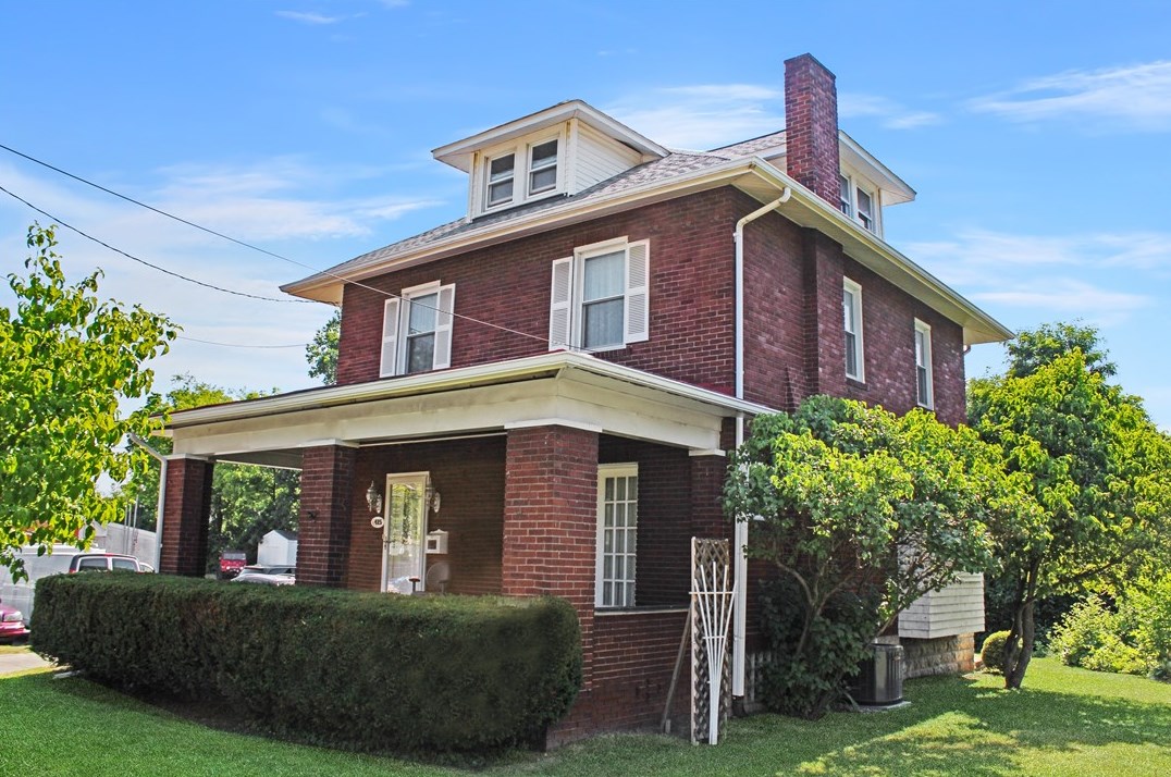 415 Pike St, Houston, PA 15342-1415