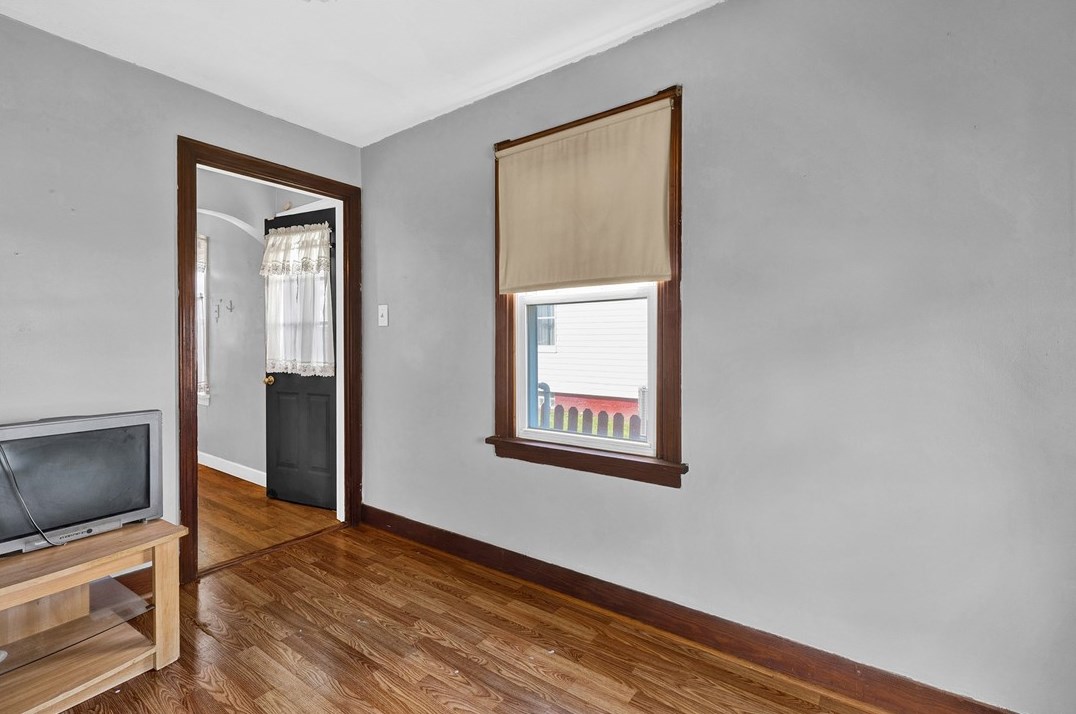 1098 Nimick Ave, Monaca PA 15061-1333 exterior