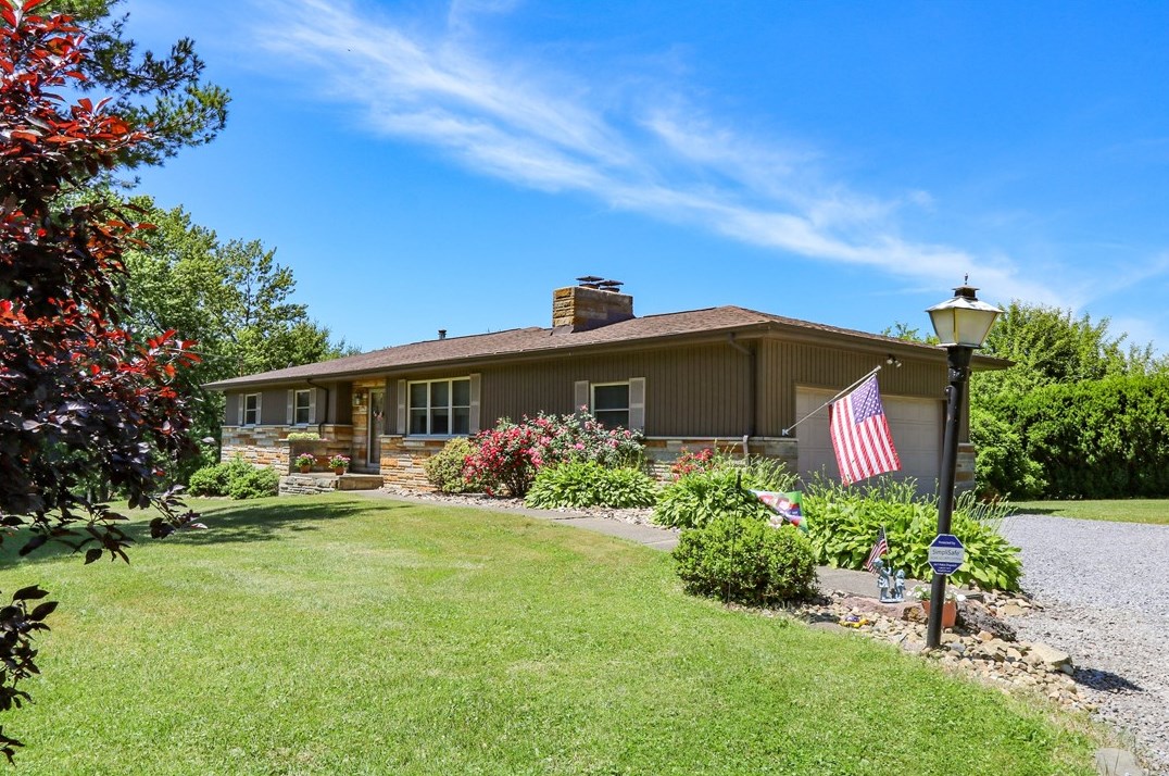 105 Shingle Hollow Rd, Harmony, PA 16037