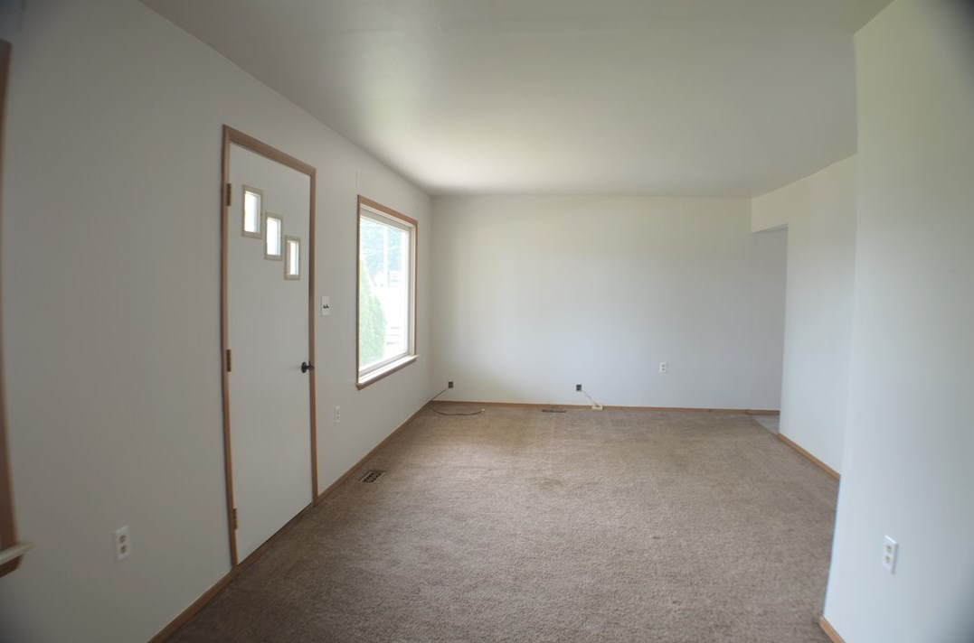 409 Elizabeth St, North Charleroi, PA 15022