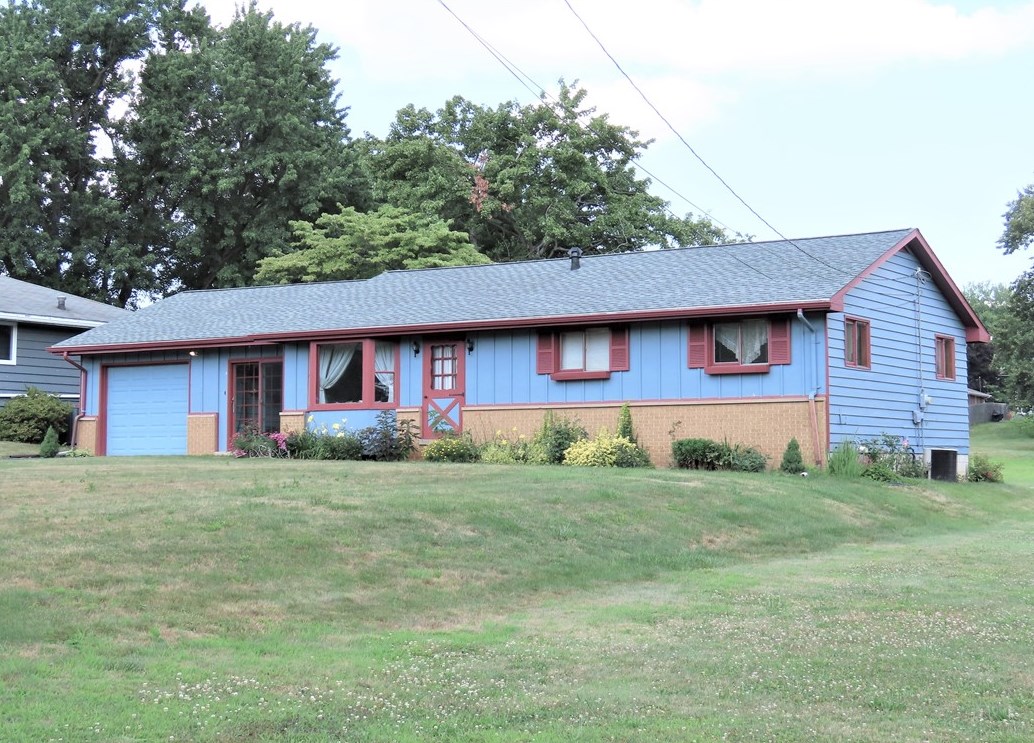1060 Sewickley Rd, Beaver Falls, PA 15010