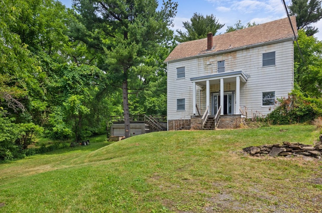 2020 Scotia Hollow Rd, Finleyville, PA 15332